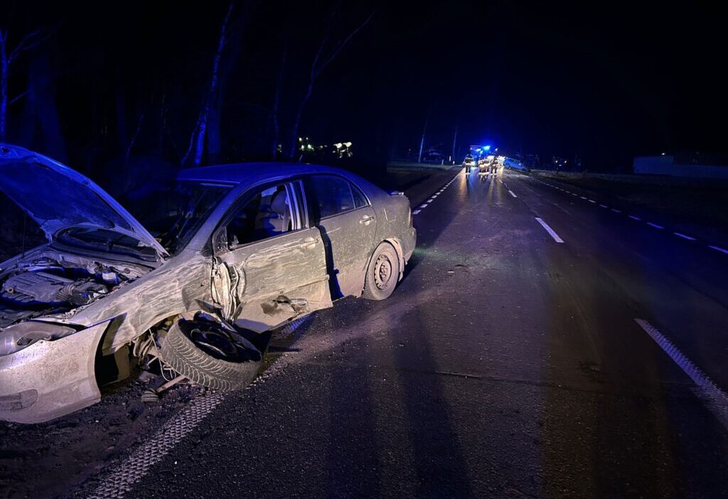 Płońsk yakınlarında üç araçlı trafik kazası: yol kapatıldı 1 P o sk yakinlarinda uc aracli trafik kazasi yol kapatildi 51414