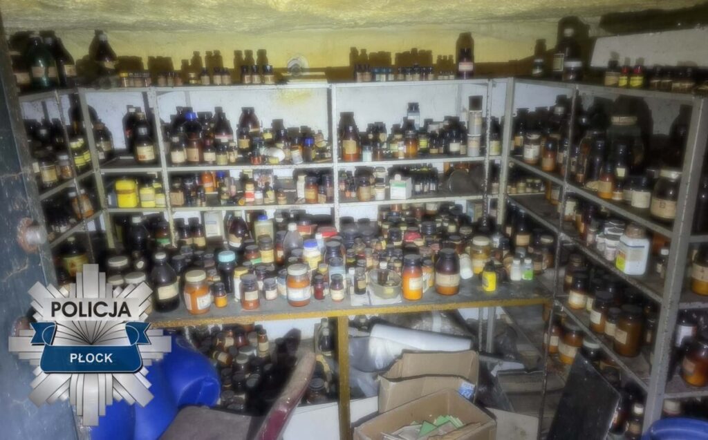 Płock'ta şüpheli maddeler bulundu, evraklanmış kimyasal maddelerle i̇lgili i̇nceleme başlatıldı 1 P ock ta supheli maddeler bulundu evraklanmis kimyasal maddelerle i lgili i nceleme baslatildi 57176