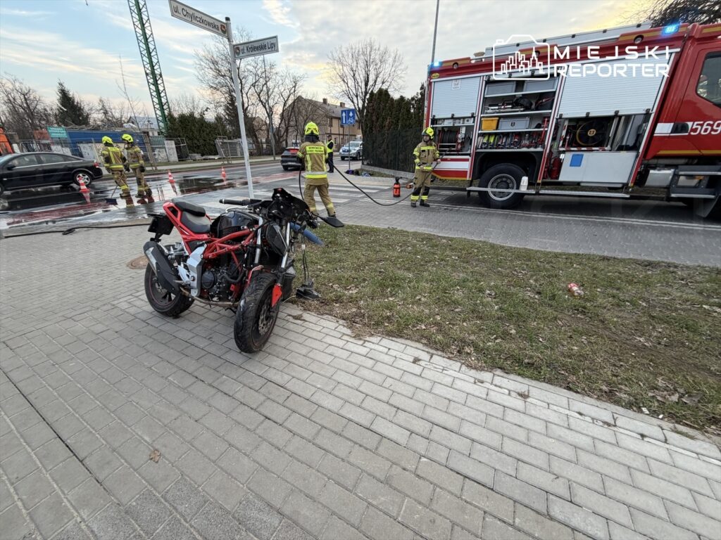 piasecznie de motosiklet ve otomobil carpisti polis memuru yaralandi 53591