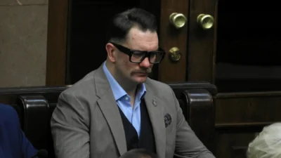 Pis milletvekili 163 ceza puani biriktirdi tusk i tek i hlalden elestirdi 54736