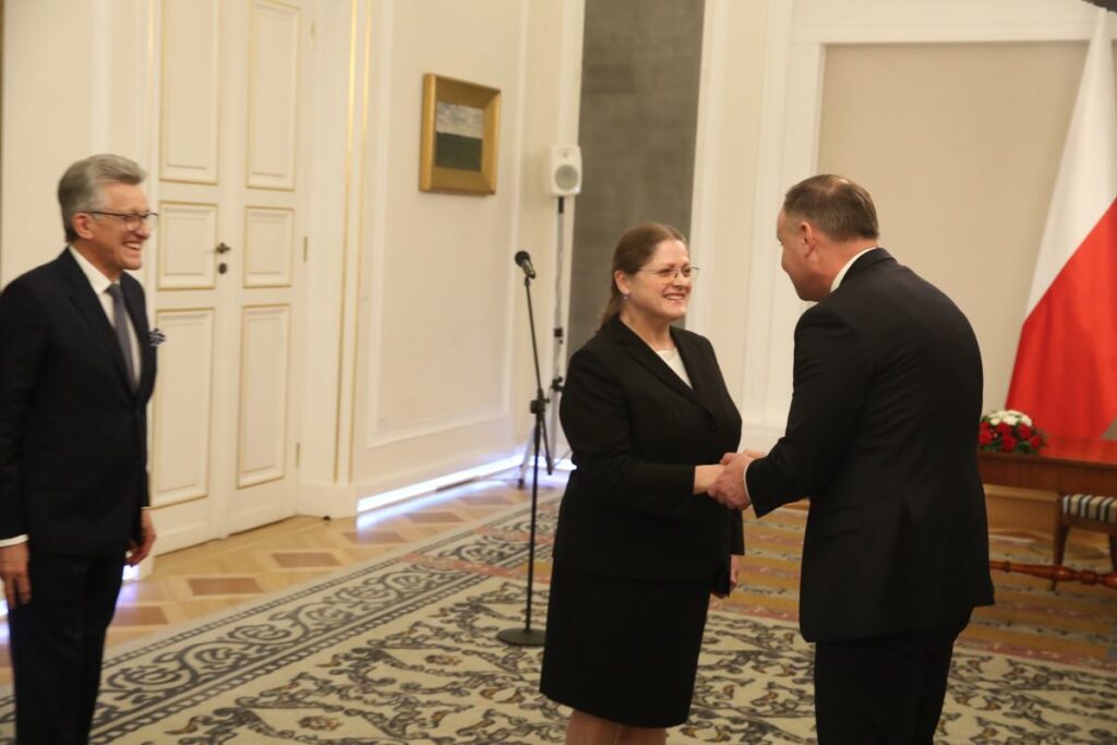 polonya anayasa mahkemesi uyelerinin yemin toreni gizlendi fotograflar 6 yil sonra ortaya cikti 54520