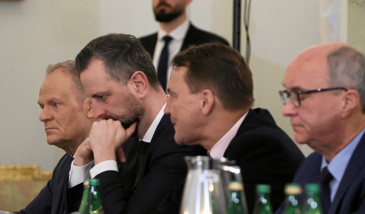 Polonya cumhurbaskani karol nawrocki safe kredisi yasasini veto etti hukumet ve siyasi liderler tepkili 51317