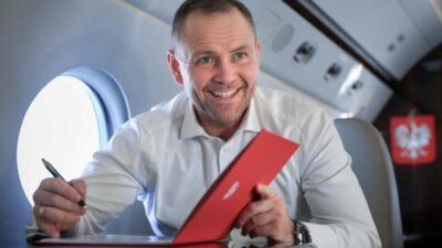 Polonya cumhurbaskani nawrocki dallas ucusu sirasinda yakit fiyatlarini dusuren yasalari i mzaladi 56470