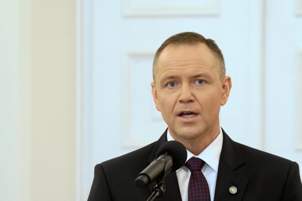 polonya cumhurbaskani nawrocki nin macaristan ziyareti ve gazeteciyle yasanan gerginlik 55581