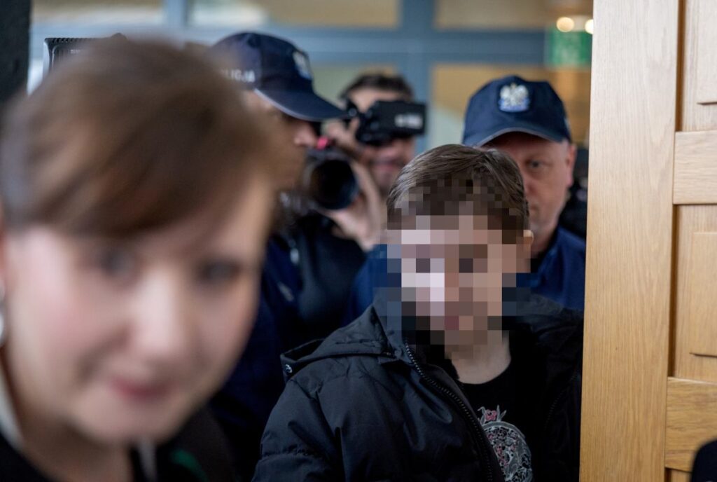 polonya da 27 yil kapali kalan kadinin durumu mahkemeye tasindi 57351