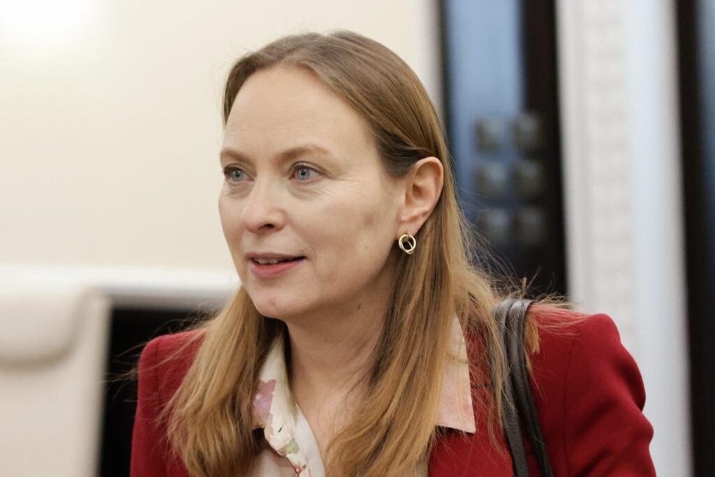 polonya da aile vakiflari uzerinden mal varligi seffafligi tartismasi 54771