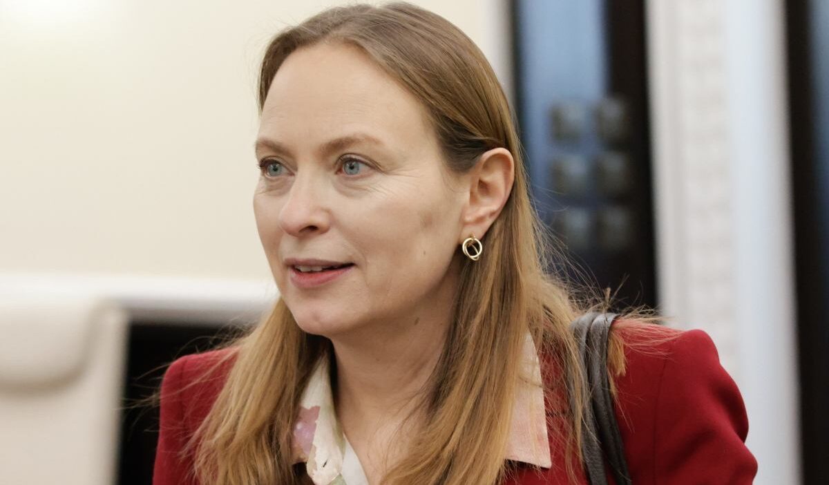 Polonya da aile vakiflari uzerinden mal varligi seffafligi tartismasi 54771