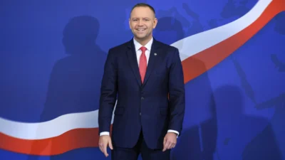 Polonya da akaryakit fiyatlarini dusurmeye yonelik yasalar yururluge girdi 56165