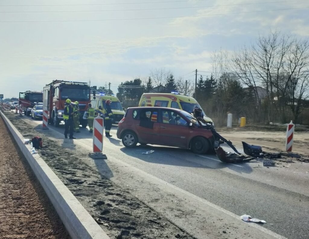 polonya da alkollu surucu kazasina karisti bir kisi koma halinde 53100