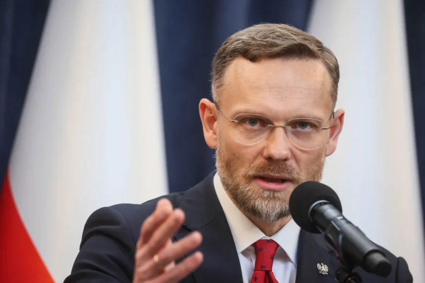 Polonya da anayasa mahkemesi hakim secimlerine yonelik usul i tirazi 52691