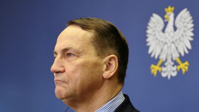 Polonya da buyukelci atamalari ve guvenlik yasasi gerginligi 50925