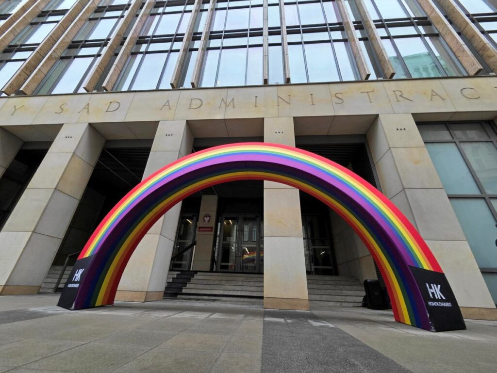 polonya da escinsel evliliklerin taninmasi yasal sureci baslatti 53458