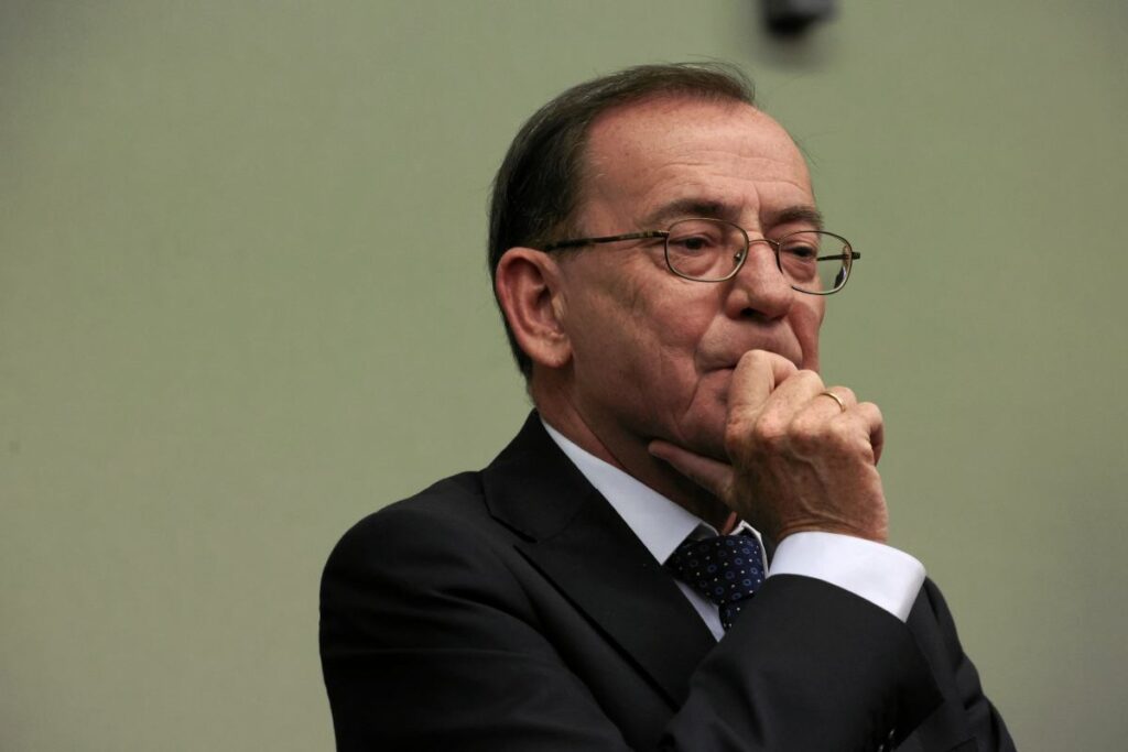 polonya da eski anti korupsi dairesi baskani kami ski hakkinda sorusturma baslatildi 57195