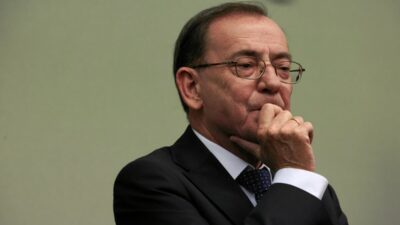 Polonya da eski anti korupsi dairesi baskani kami ski hakkinda sorusturma baslatildi 57195