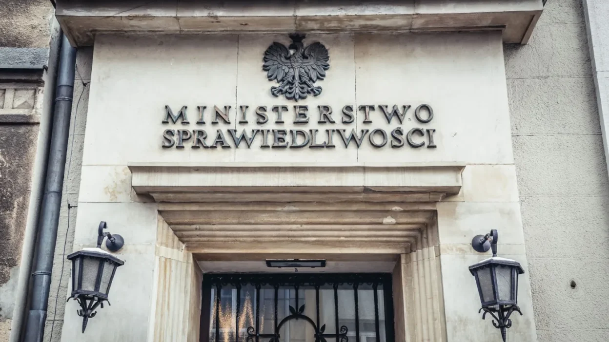 Polonya'da eski yönetim döneminde devlet baskısı sistemi i̇ddiaları 1 Polonya da eski yonetim doneminde devlet baskisi sistemi i ddialari 54474