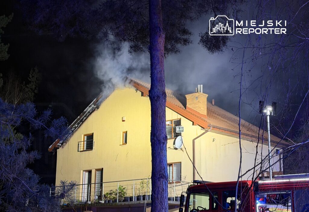 Polonya'da ev yangını: i̇ki yaşlı kurtarıldı 1 Polonya da ev yangini i ki yasli kurtarildi 57036