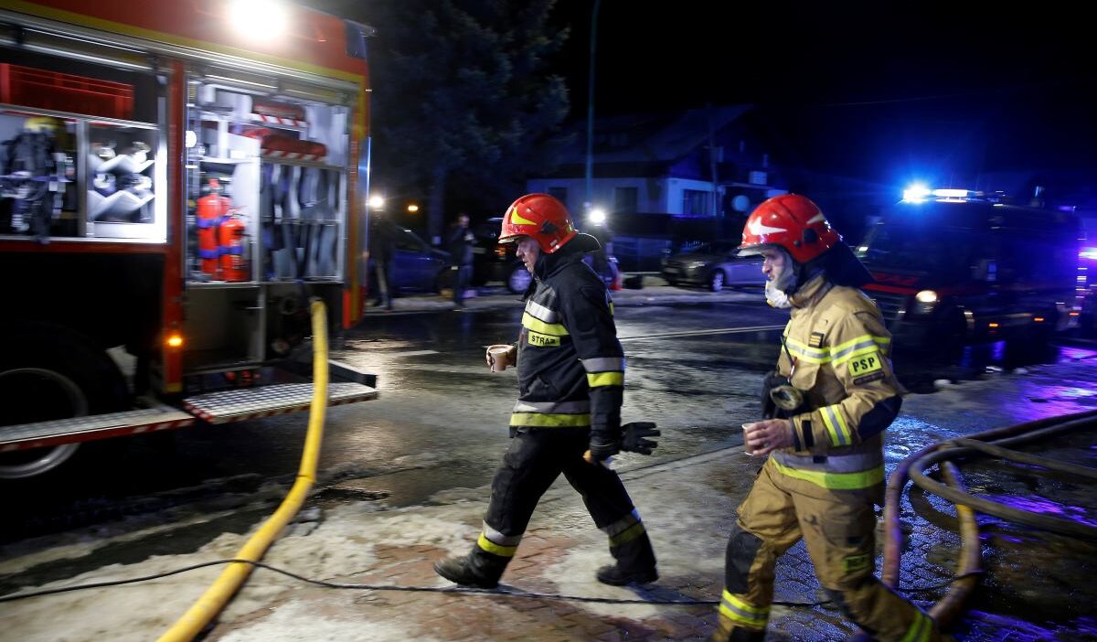 Polonya da ev yangininda i ki kisi hayatini kaybetti 52513