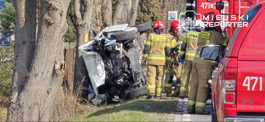 Polonya da fiat marka arac agaca carpti surucu hastaneye kaldirildi 57216