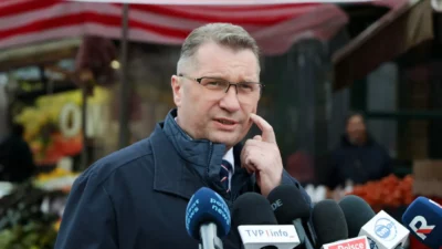 Polonya da gida vergisi sifirlaniyor akaryakit fiyatlarina tavan geldi 56817