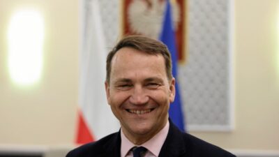 Polonya da guclendirme tartismasi disisleri bakani sikorski den macierewicz e sert suclamalar 52580