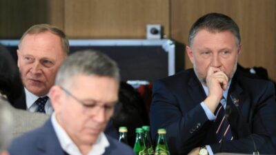 Polonya da guvenlik programi safe i cin finansman krizi cumhurbaskani vetosu yatirimlari tehlikeye atti 52297