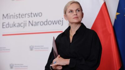 Polonya da i lkokullarda cep telefonu yasagi uygulamasi basliyor 52500