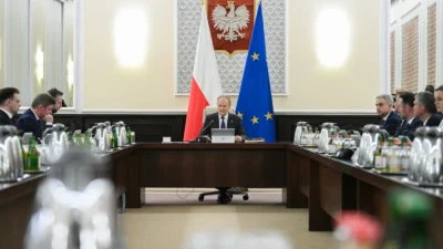 Polonya da koalisyon hukumetinde yeniden yapilanma tartismalari tusk degisiklik planlarini yalanladi polska 2050 uyarilarda bulundu 53247