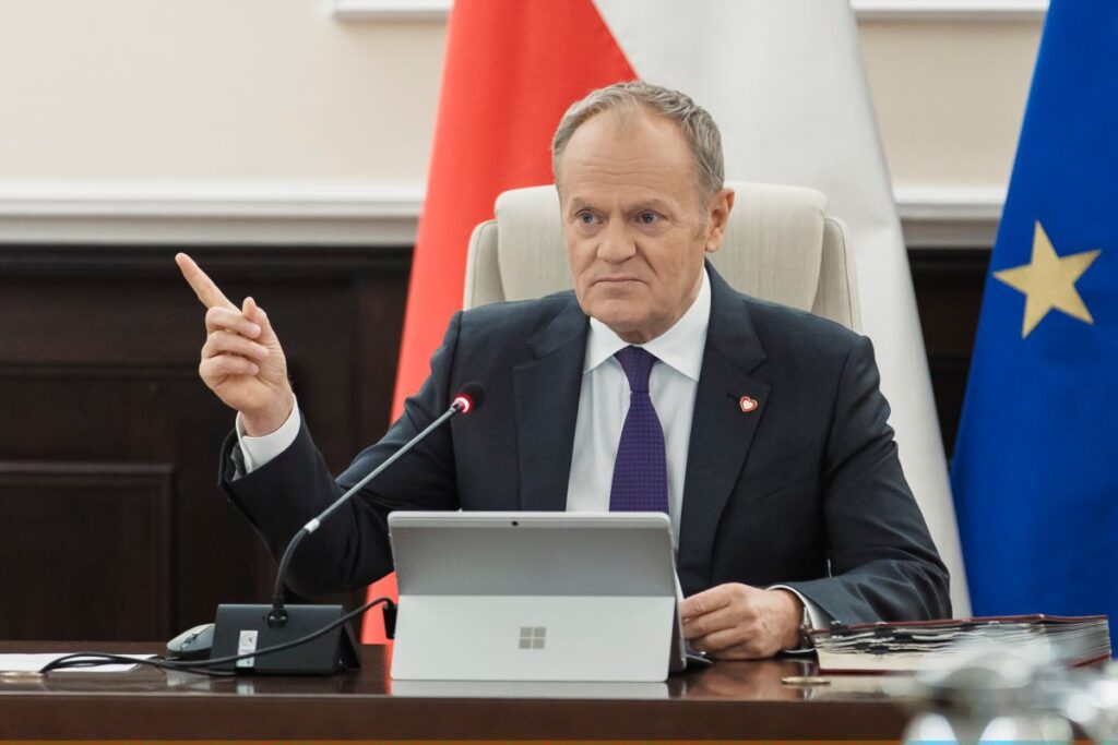 polonya da koalisyon ortakligi nda secim tartismalari ve yonetim degisikligi arayislari 55013