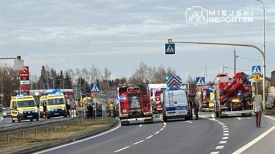 Polonya'da mercedes kazası: 4 yaralı, 2'si ağır durumda 3 Polonya da mercedes kazasi 4 yarali 2 si agir durumda 54148