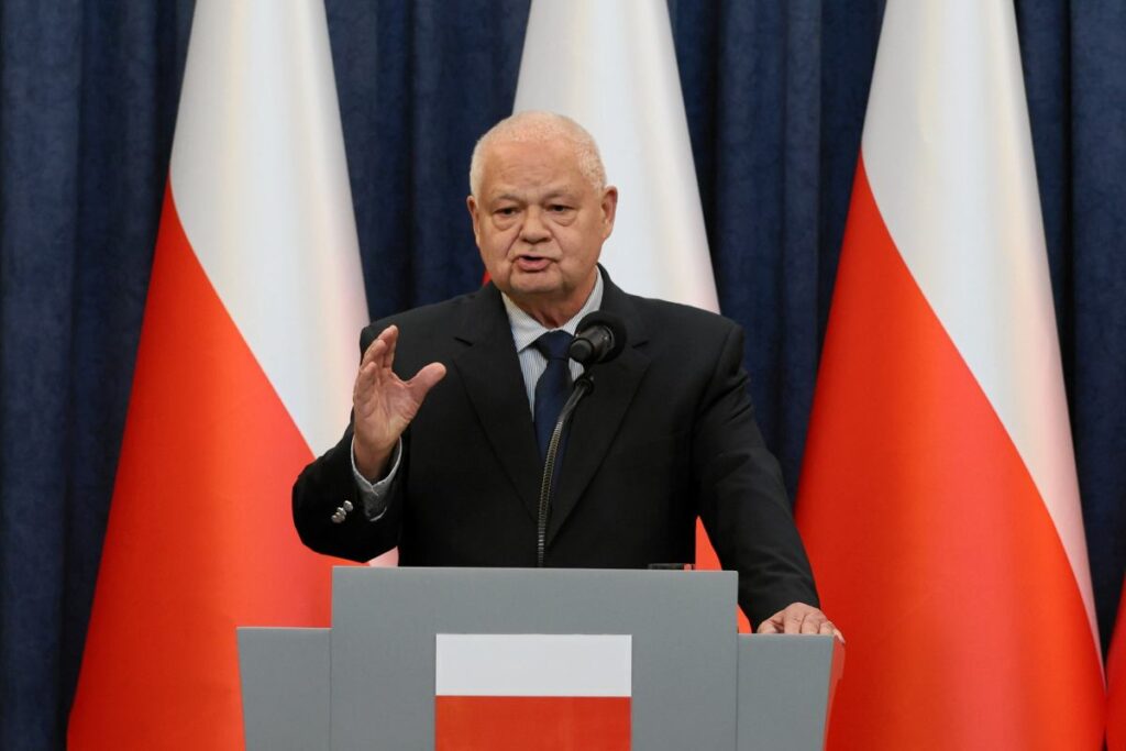 polonya da merkez bankasi baskani glapi ski ye guven dususu 54298