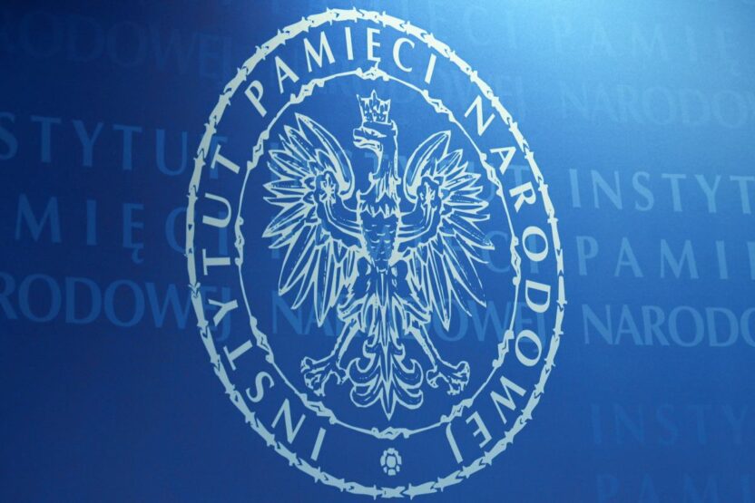 Polonya da nkvd tarafindan katledilen subayin nisani ukrayna da satiliga cikarildi 52688