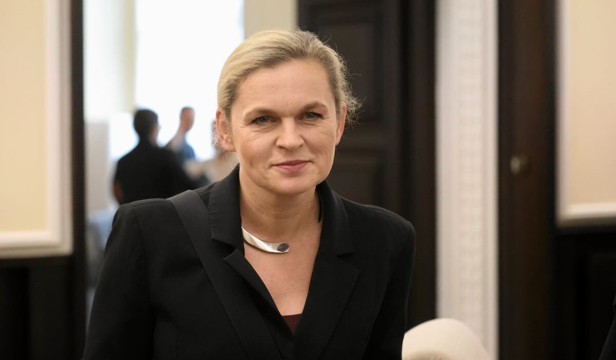 Polonya da okullarda cep telefonu ve sosyal medya kullanimina kisitlama getiriliyor 52555