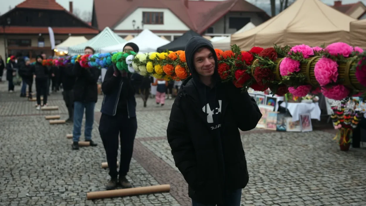 Polonya da palma yarismasi 35 8 metrelik palma birinciligi kazandi 56659