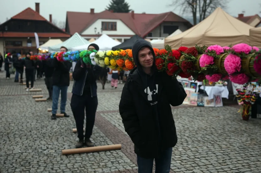 Polonya'da palma yarışması: 35,8 metrelik palma birinciliği kazandı 14 Polonya da palma yarismasi 35 8 metrelik palma birinciligi kazandi 56659