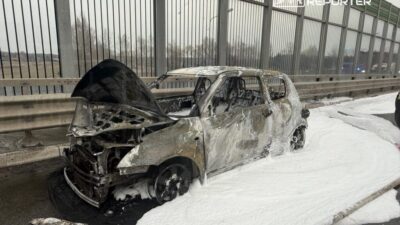 Polonya'da s8 otoyolunda seyir halinde olan araç alev aldı 3 Polonya da s8 otoyolunda seyir halinde olan arac alev aldi 55291