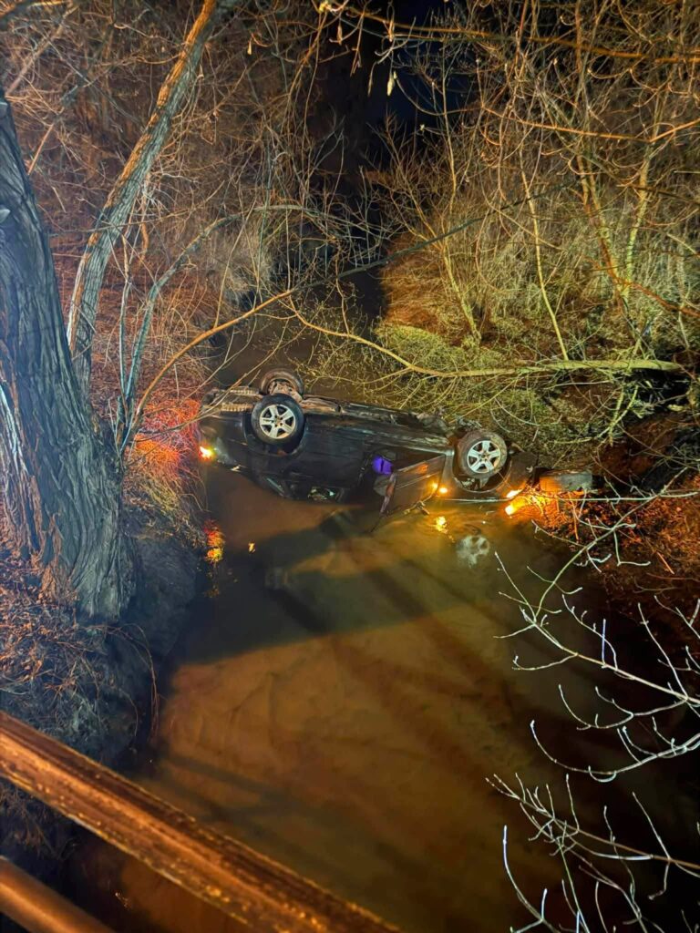 polonya da sarhos surucu kazasi arac nehre yuvarlandi yaralanan yok 54199