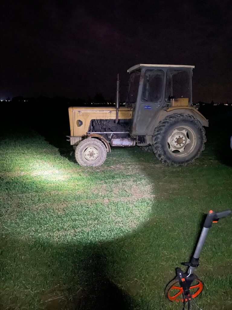 polonya da sarhos traktor surucusu polisi tehdit etti 57042