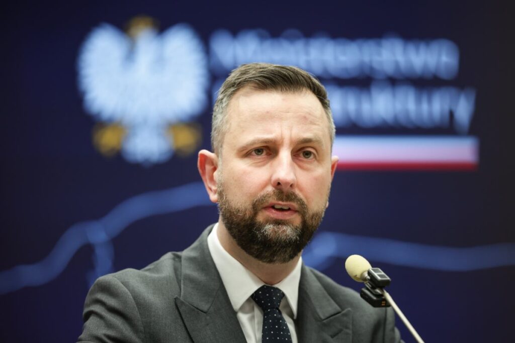 polonya da savunma fonu tartismasi psl alternatif onerisi ve merkez bankasi kaynaklari 53582