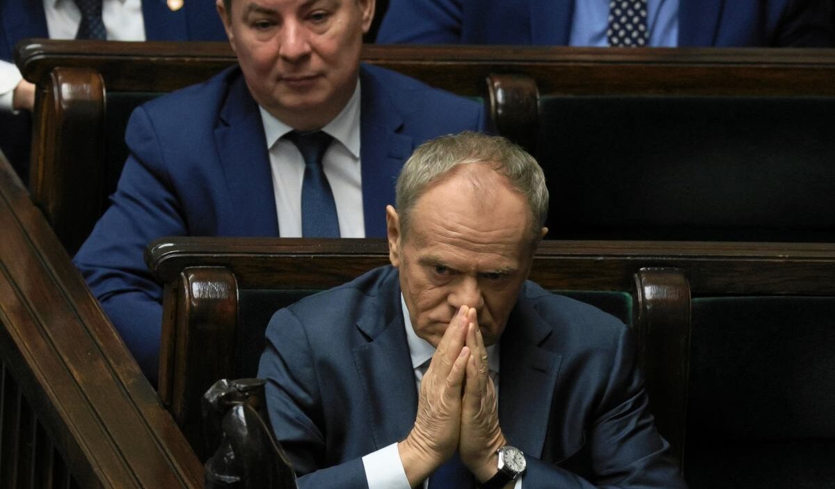 Polonya da secim anketleri vatandas koalisyonu onde koalisyon kurma belirsizligi 51658