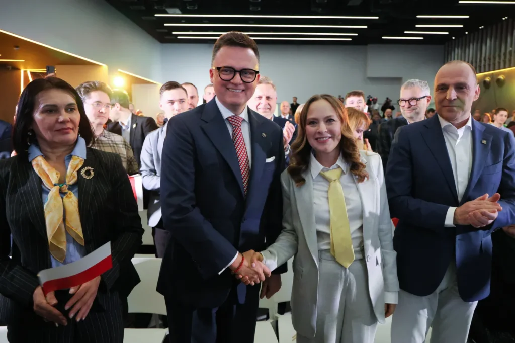 polonya da siyasi donusum polonya 2050 partisi yeni bir kimlikle sahneye cikiyor 53733