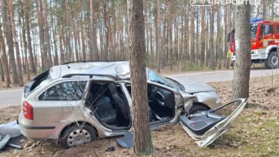 Polonya da skoda marka arac kazasi surucu kacti yolcu helikopterle hastaneye kaldirildi 57267