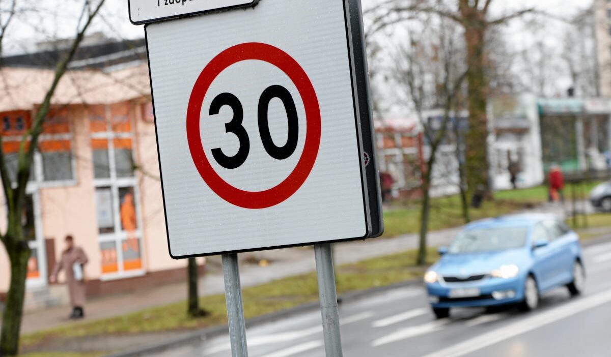 Polonya da trafik kurallari ve hiz sinirlari tartismasi 52956