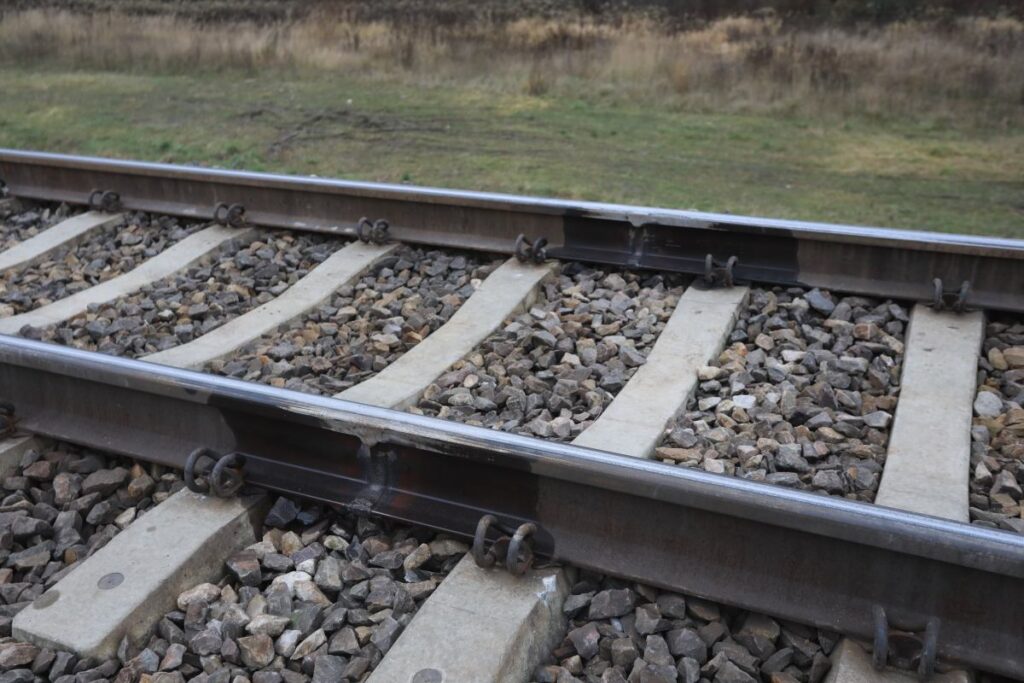 polonya da tren kazasi sinyalizasyon hatasi ve sonrasindaki olaylar 54692