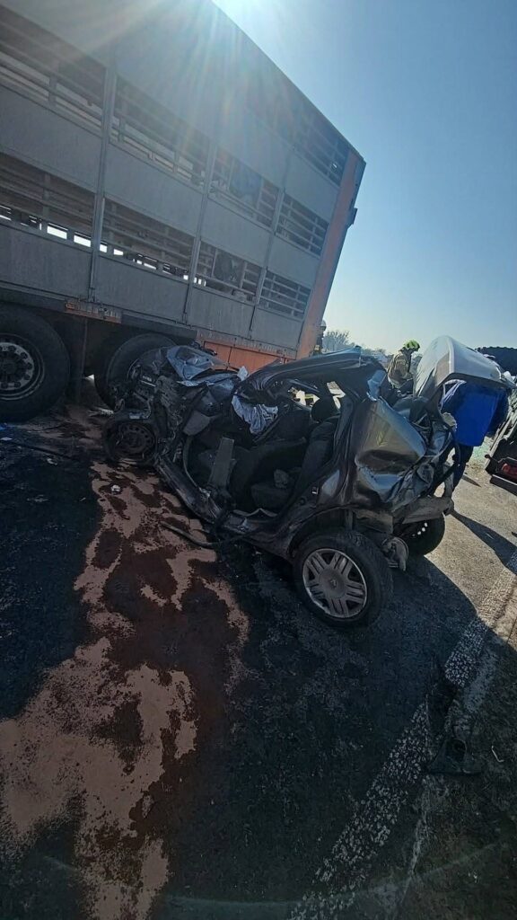 polonya da uc aracli kaza 3 yarali 54823