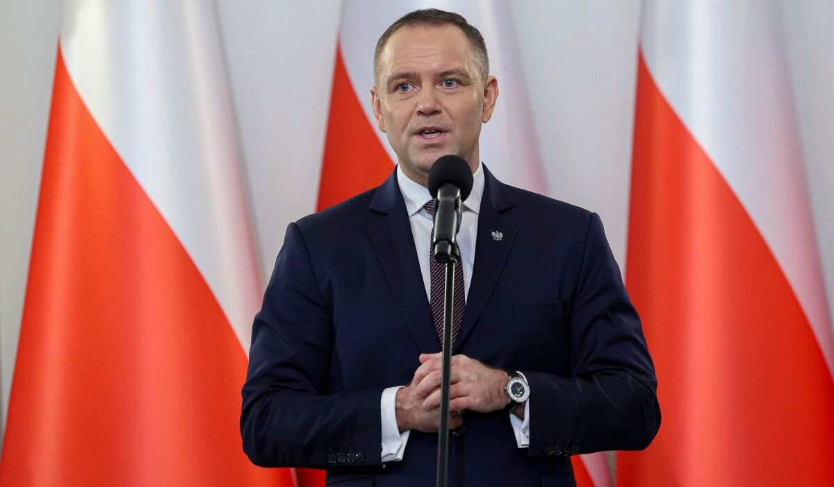 Polonya da yahudi soykirimi kurbanlarini koruyan polonyalilarin anma gunu 54762