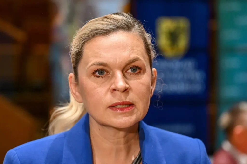 polonya da zorunlu saglik egitimi tartismasi karar mart ayinda aciklanacak 54552