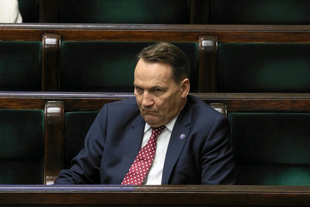 polonya disisleri bakani ndan macaristan cumhurbaskani nawrocki nin orban ziyaretine elestiri 55590