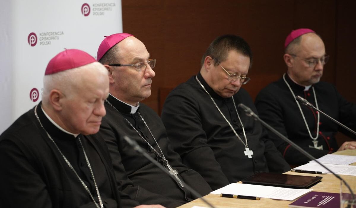 Polonya episkopasi cocuklarin cinsel somuru i ncelenecek bagimsiz komisyon kurdu 51255