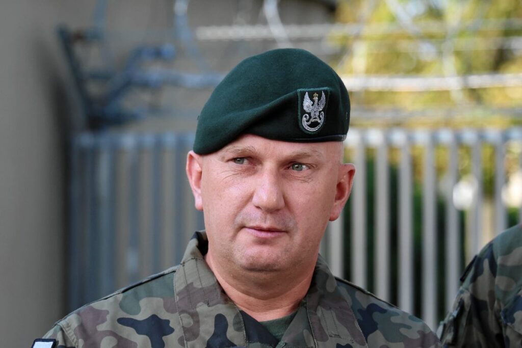 polonya hava sahasi i ddialarina karsi cikiyor savunma amacli kisitlamalar aciklandi 57078