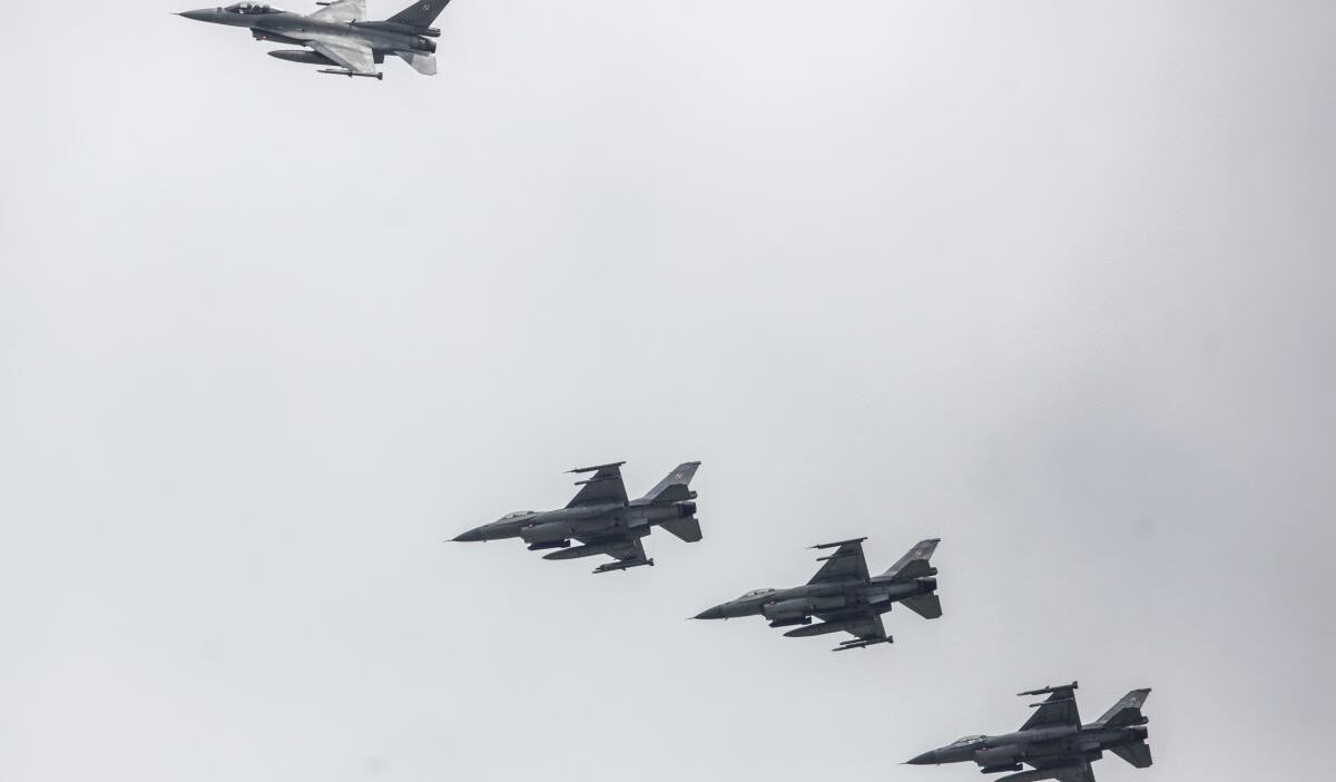 Polonya hava sahasında planlı üst ses hızlı uçuş eğitimleri gerçekleştirildi 1 Polonya hava sahasinda planli ust ses hizli ucus egitimleri gerceklestirildi 56823